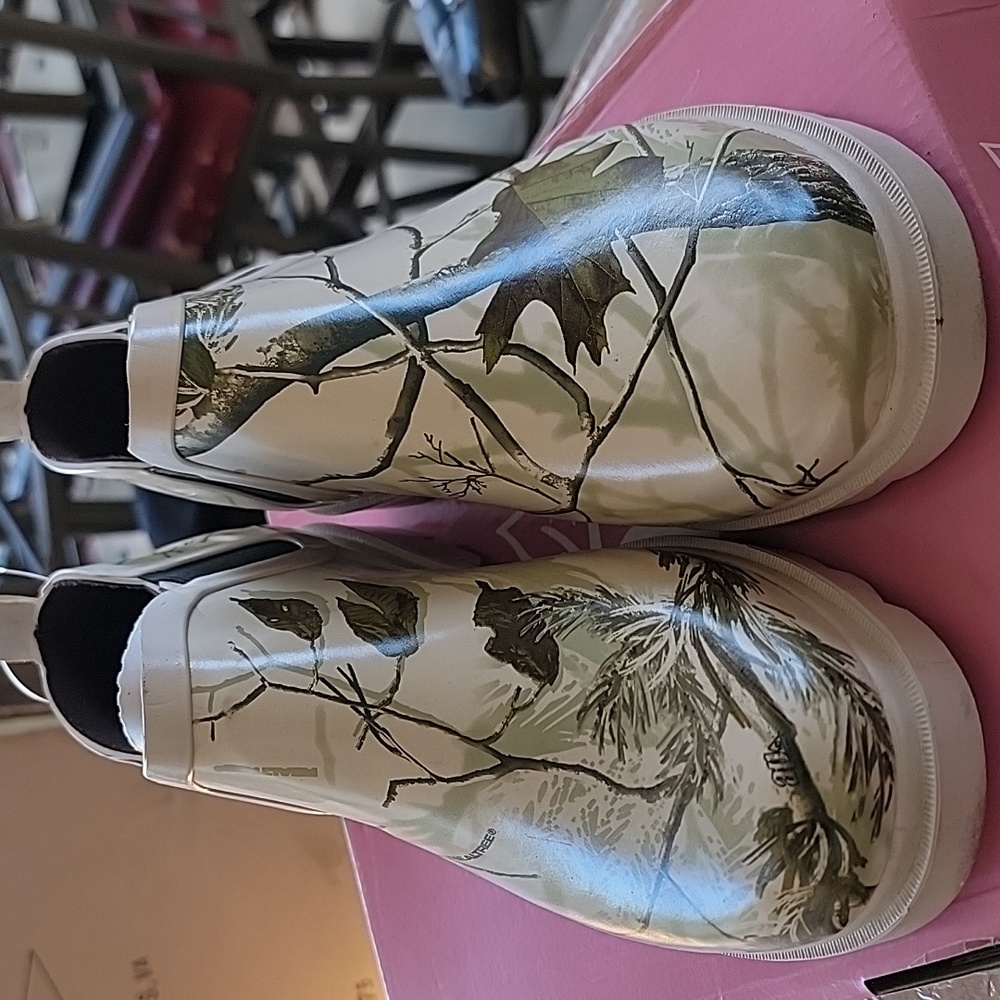 NWB RealTree Ms. GIGI AP Snow size 8M